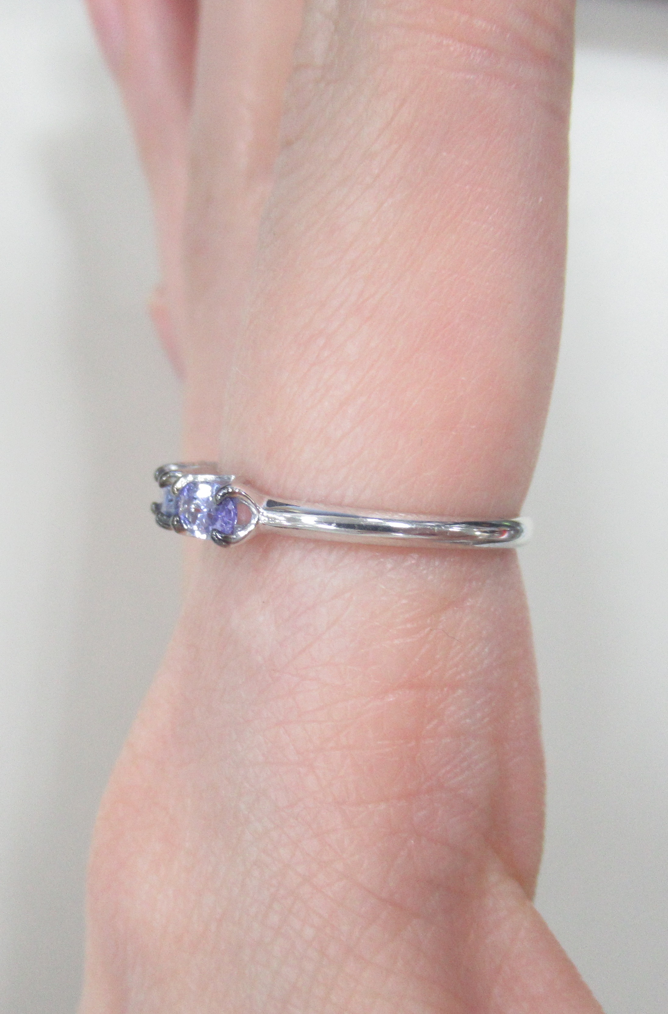 Серебряное кольцо с танзанитами